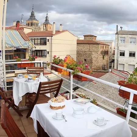 فندق El Descanso De Wendy أستورغا